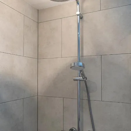 95, 2 King Size Bedden - Airco - Gelegen Aan De Kampina - Recreational Only