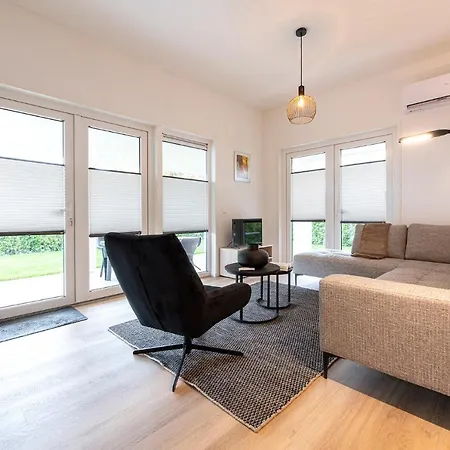 95, 2 King Size Bedden - Airco - Gelegen Aan De Kampina - Recreational Only *