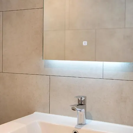 95, 2 King Size Bedden - Airco - Gelegen Aan De Kampina - Recreational Only Tatil Evi