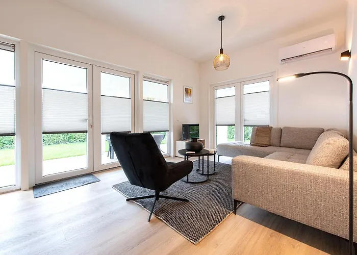 95, 2 King Size Bedden - Airco - Gelegen Aan De Kampina - Recreational Only *