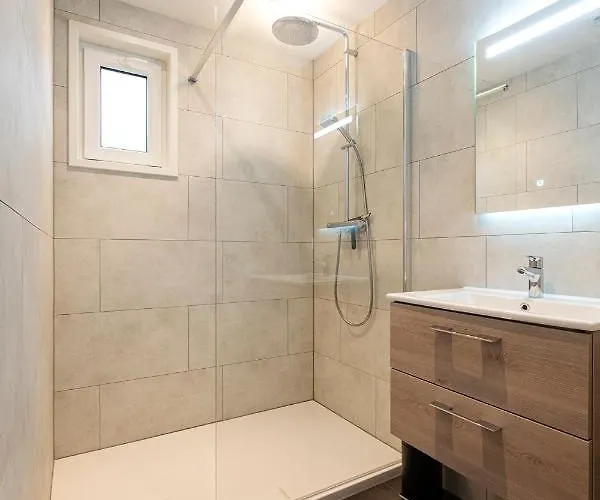 95, 2 King Size Bedden - Airco - Gelegen Aan De Kampina - Recreational Only Oisterwijk